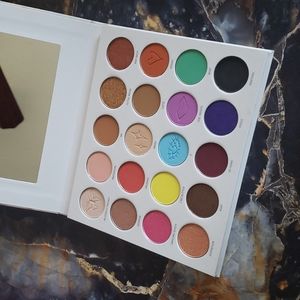 Morphe x Maddie Ziegler Imagination Palette BNIB